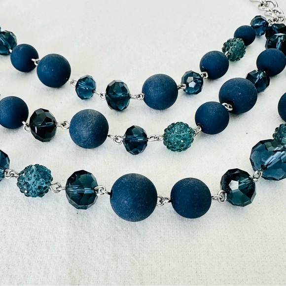 SIMPLY VERA Vera Wang Triple strand Silver tone and Navy Blue beaded necklace - Picture 11 of 12